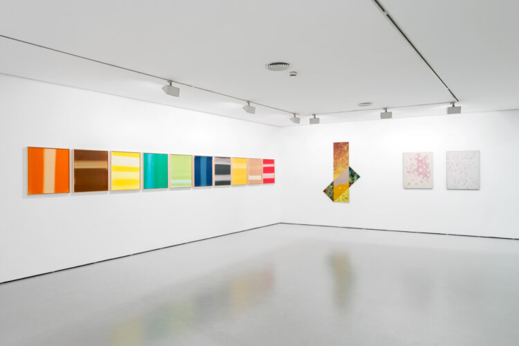 AROUND THE WORLD, Na Galeria Cristina Guerra