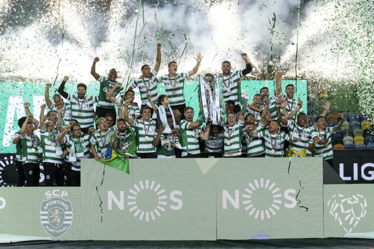 Sporting Campeão Celebrado Num Relógio