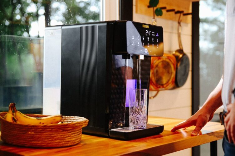 Purificador De água De Mesa De última Geração Oferece água 5x Mais Limpa, Ajudando Você A Abandonar A água Engarrafada