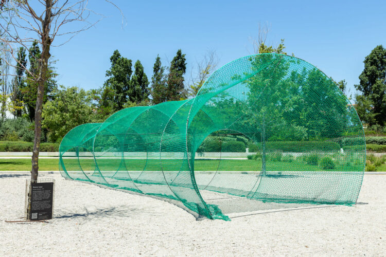 Lixo Marinho Em Exposição Nos Jardins Do MAAT