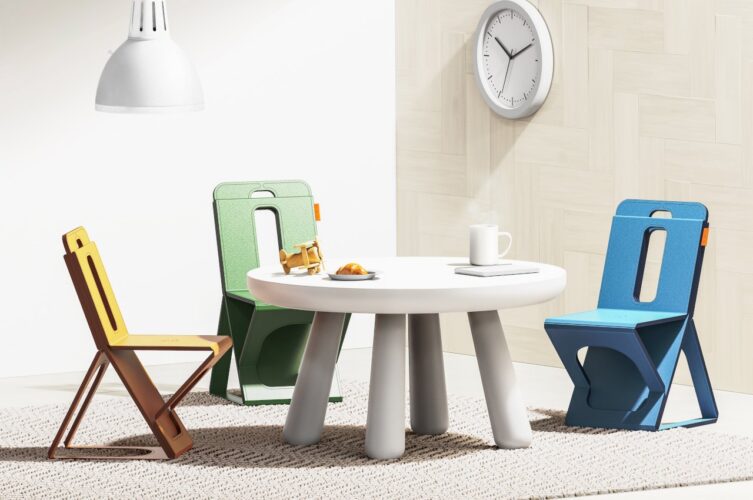 Esta Cadeira Coberta De Couro Dobra-se Como Uma Pasta Para Facilitar O Armazenamento