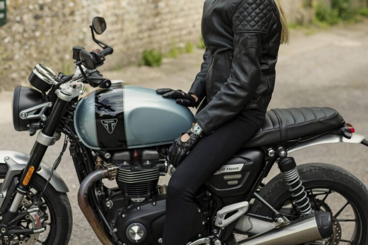 Breitling E Triumph, Relógios E Motos