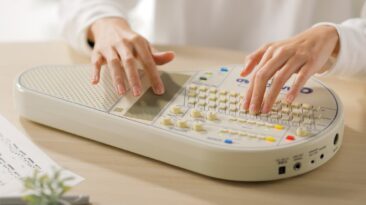 Suzuki Omnichord está de volta para oferecer uma maneira divertida e interessante de fazer música