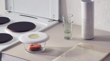 Esta tampa bioquímica para alimentos muda de cor para avisar quando seus alimentos refrigerados estão prestes a estragar