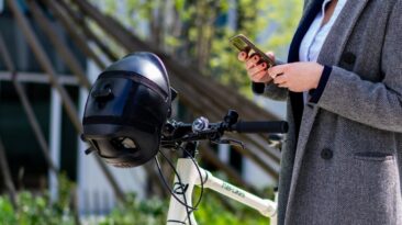 Deixe seu capacete na bicicleta com segurança com este protótipo de engenhoca
