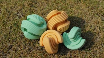 Este brinquedo para roer para cachorro adiciona um toque de geometria à hora de brincar do seu animal de estimação