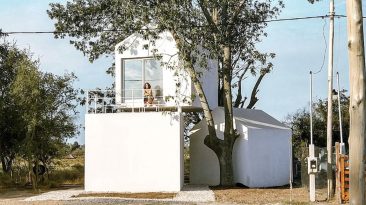 A SF-FR House é uma abordagem nova e refrescante à micro-vida para uma família moderna e mesclada